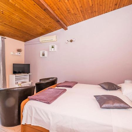 Apartments And Room Zinka Vodice Luaran gambar