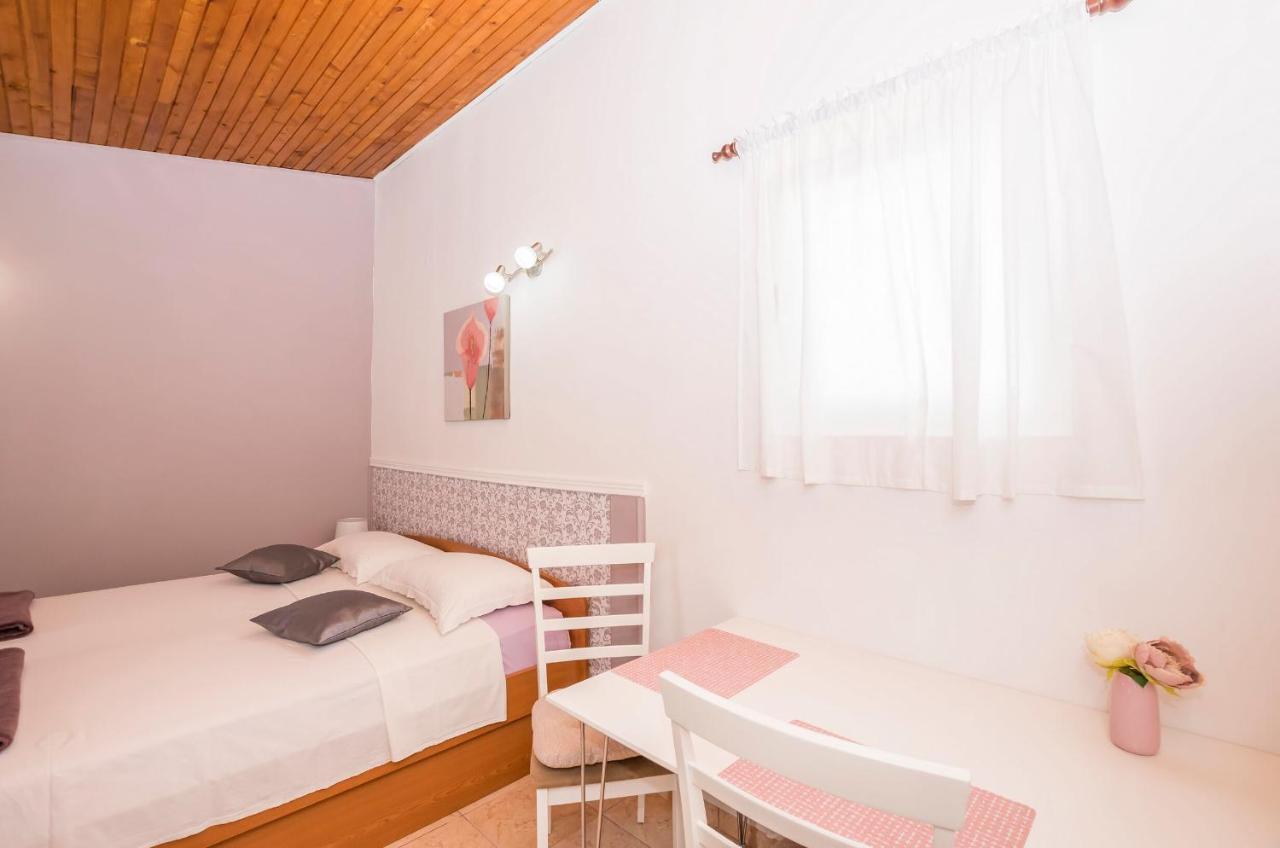 Apartments And Room Zinka Vodice Luaran gambar