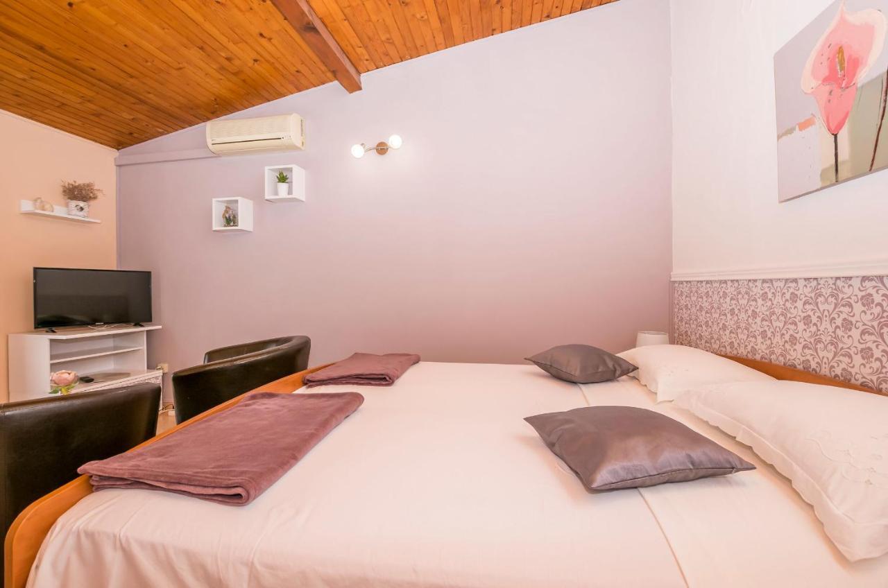 Apartments And Room Zinka Vodice Luaran gambar