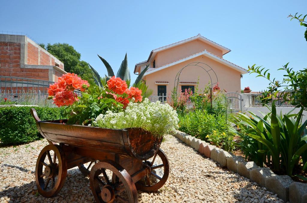 Apartments And Room Zinka Vodice Luaran gambar