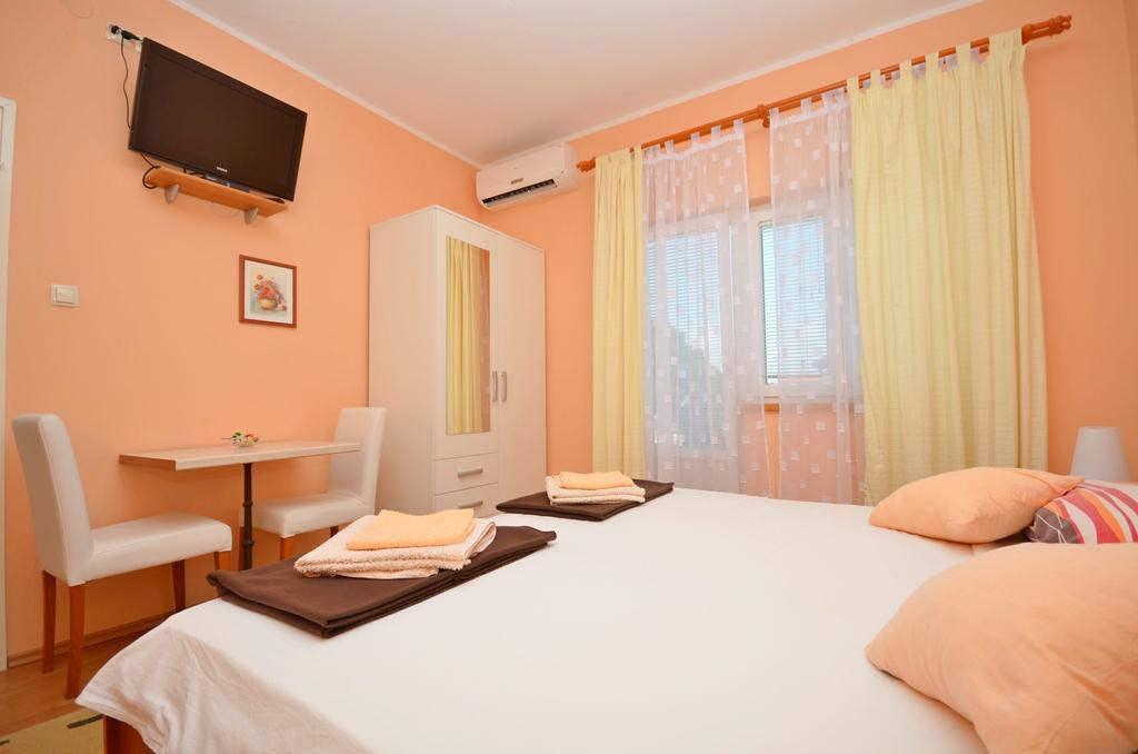 Apartments And Room Zinka Vodice Luaran gambar