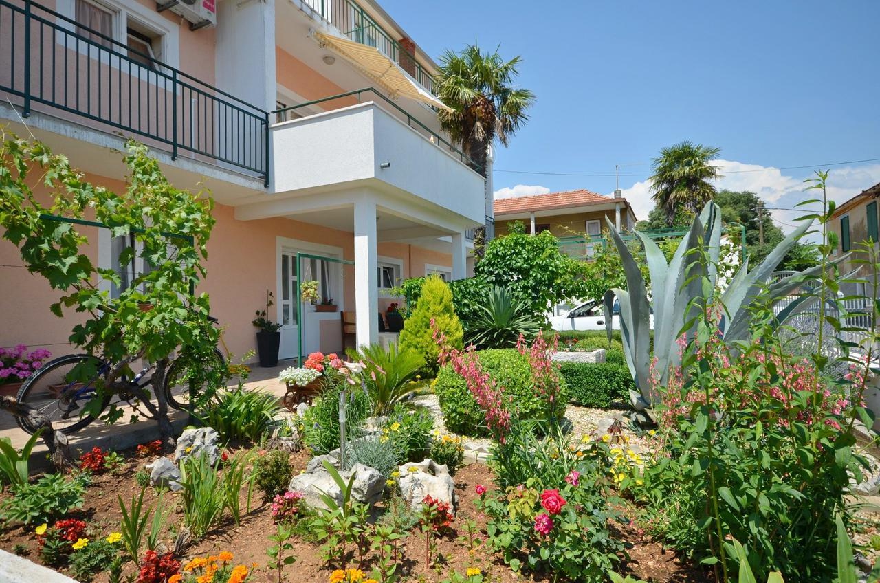 Apartments And Room Zinka Vodice Luaran gambar